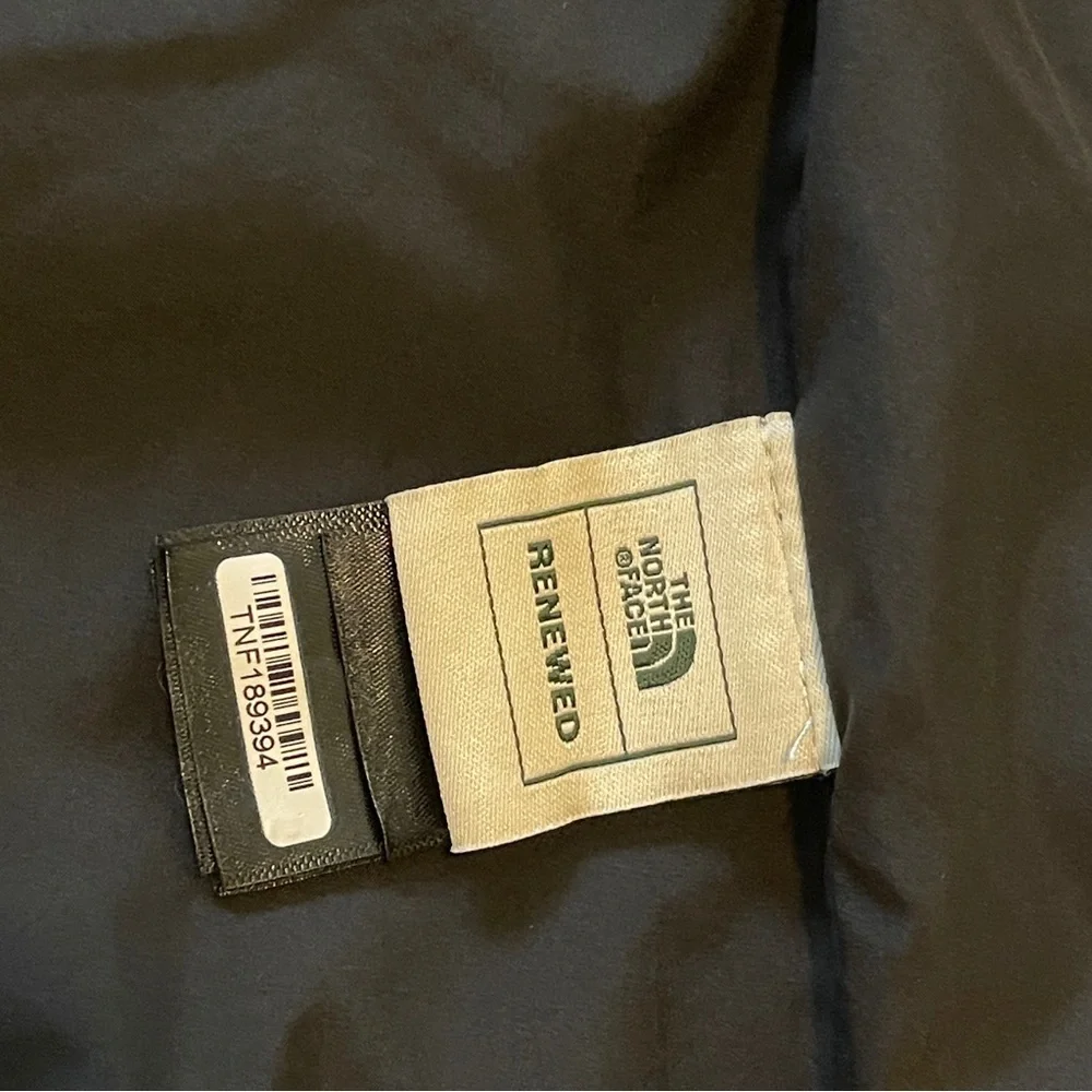 The North Face Renewed Shiny Gotham Parka - Picture 10 of 13